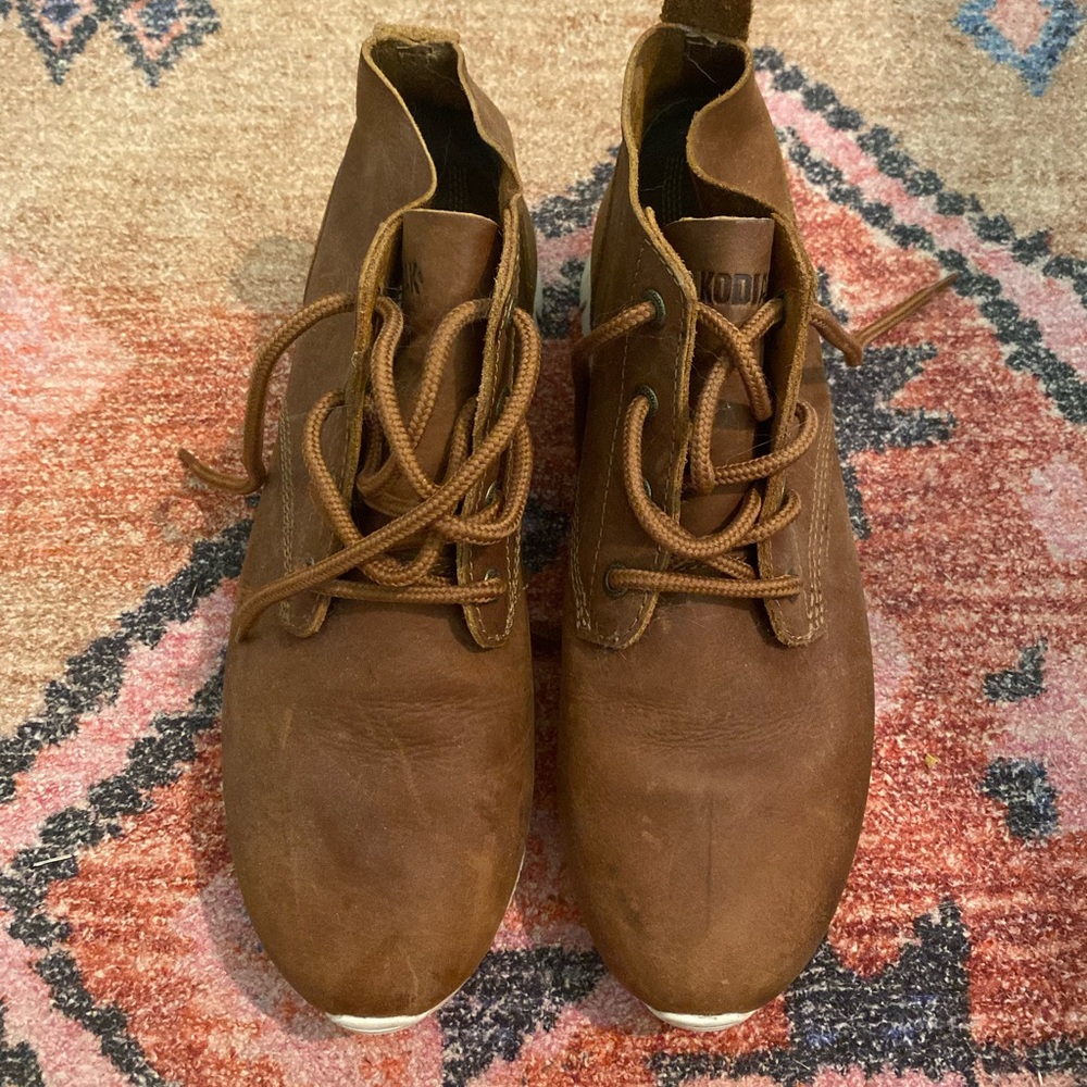 Kodiak Brown Leather Chukka Shoe Boots - Picture 2 of 6